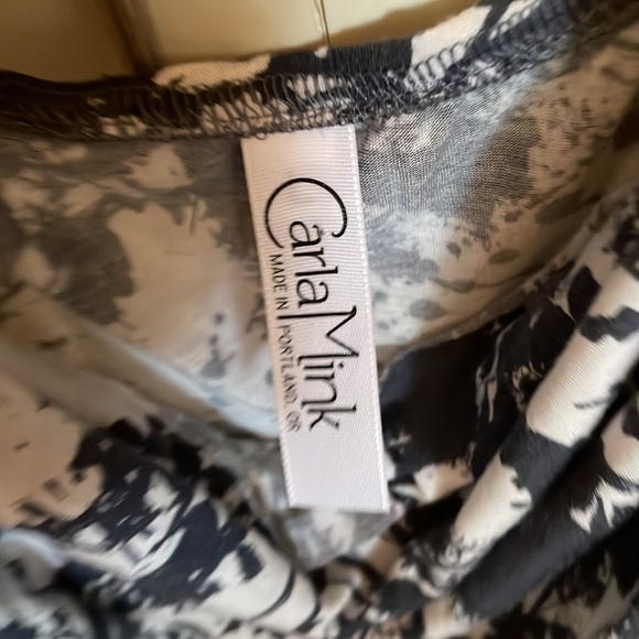 Carla Mink gray and cream dress - Picture 2 of 3